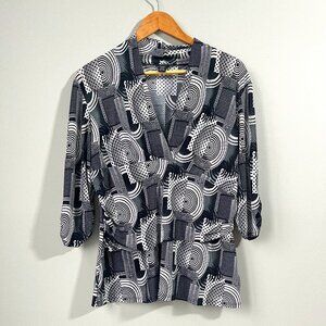 Studio Mode empire waist top in black and white